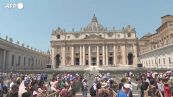 Il Papa all'Angelus: "Grazie per l'affetto e la vicinanza"