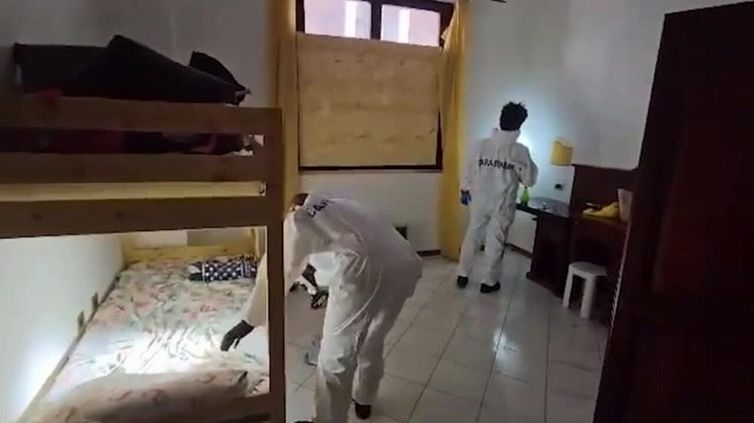 Bimba scomparsa, perquisizione all'ex hotel Astor di Firenze