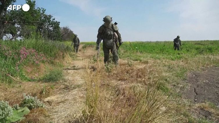Ucraina, operazione di sminamento russa nel distretto di Novoazovsk