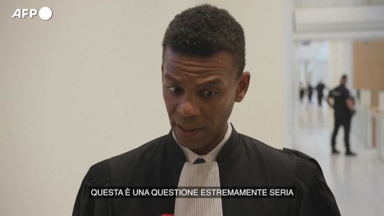 Ragazzo ucciso dalla polizia a Nanterre in Francia, famiglia: "Non c'e' legittima difesa"