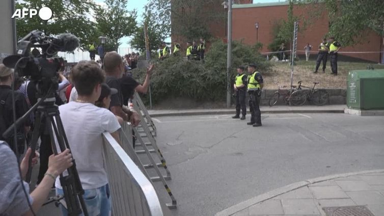 Stoccolma autorizza il rogo del Corano, l'ira di Ankara