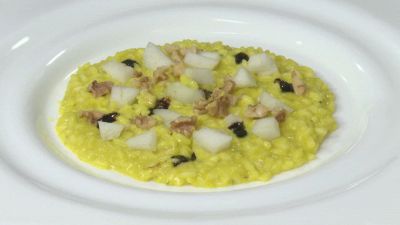 Risotto al gorgonzola, zafferano, noci e pere