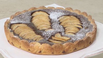 Crostata frangipane con nocciole e pere