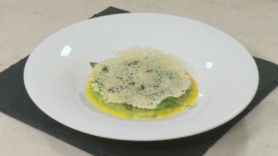 Orzotto con asparagi, crema d'uovo e tartufo