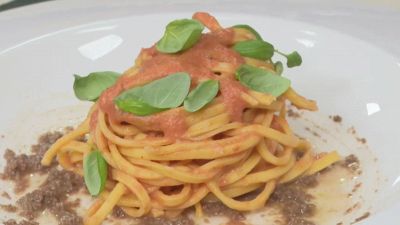 Spaghetto chitarra con pomodoro datterino crudo