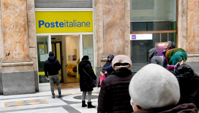 Conosci già tutti i trucchi per saltare la fila alle Poste?