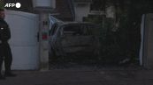 Francia in rivolta, auto contro la casa del sindaco di L'Hay-les-Rose