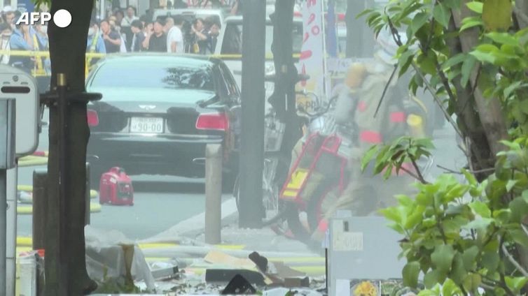 Giappone, edificio in fiamme a Tokyo