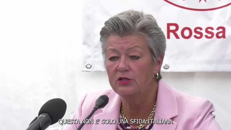 Migranti, Johansson: "Stiamo valutando ulteriore supporto finanziario per Lampedusa"