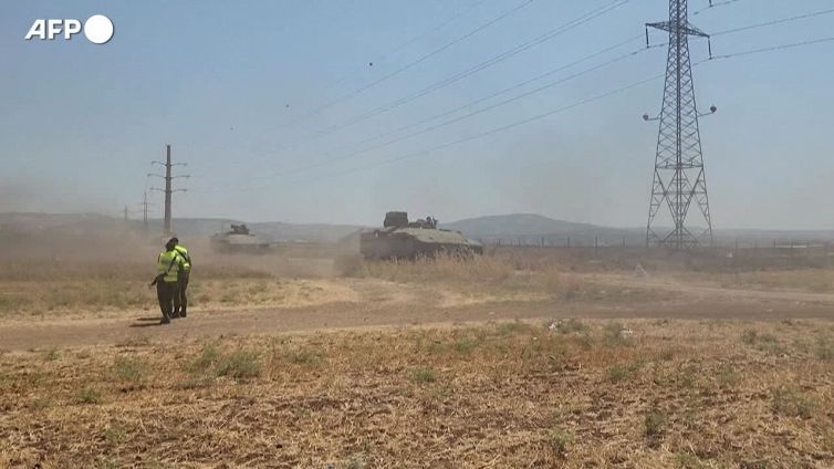 Cisgiordania, veicoli corazzati dell'esercito israeliano riposizionati vicino Jenin