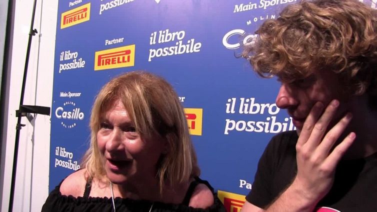 Antonella Matranga con Lodo Guenzi presenta "Vite in tempesta" a "Il libro possibile"