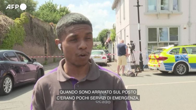 Auto contro una scuola a Londra, la testimonianza di un fattorino