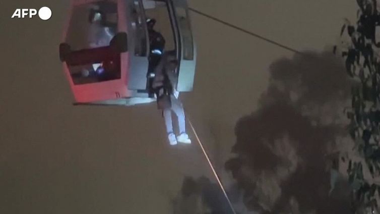 Ecuador, intrappolati su una funivia a Quito: salvati dopo 10 ore
