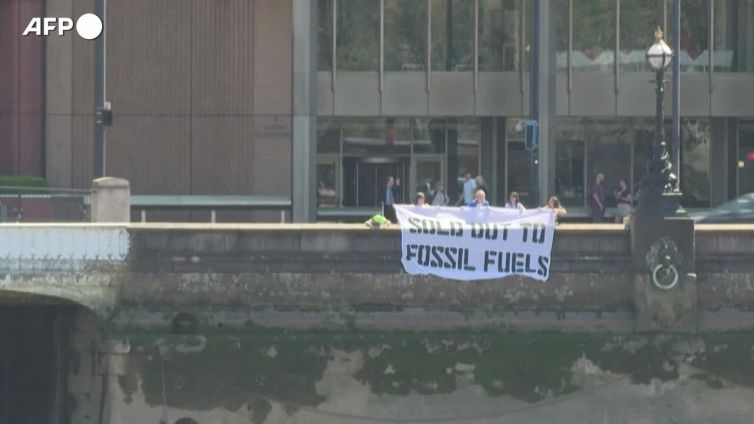 Londra, Ocean Rebellion contro i carburanti di origine fossile
