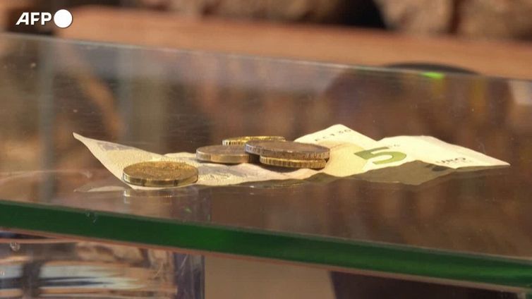 Si spende di piu' ma si compra meno, volano i discount