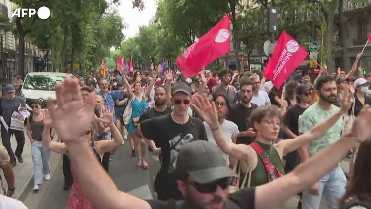A Parigi corteo per Adama Traore' nonostante divieto della questura