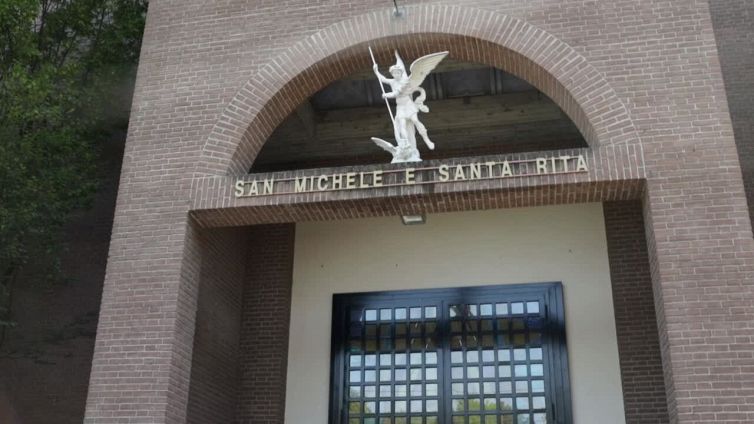 Milano,preghiera del rosario per le vittime e i feriti casa di riposo