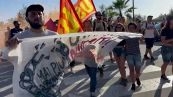 Marina di Pietrasanta, manifestanti contestano Santanche' sul turismo