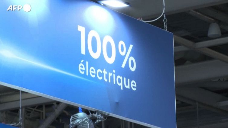 Le auto elettriche sorpassano i diesel, bene il mercato