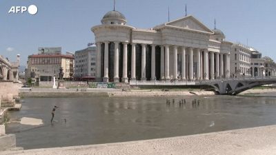 L'ondata di caldo colpisce la Macedonia del Nord, a Skopje e' caccia al refrigerio