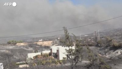 La Grecia brucia, il fuoco avanza da Rodi a Corfu'