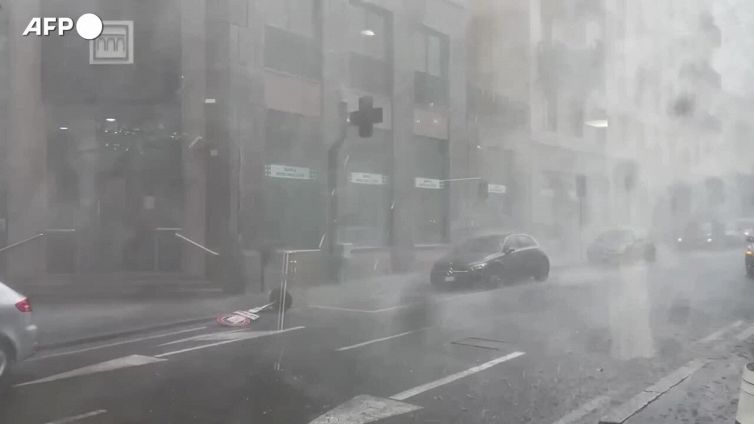 Italia piegata da roghi e temporali, morti e devastazione