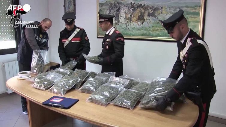 Aumenta l'uso di droga, cannabis e sintetiche tra giovani