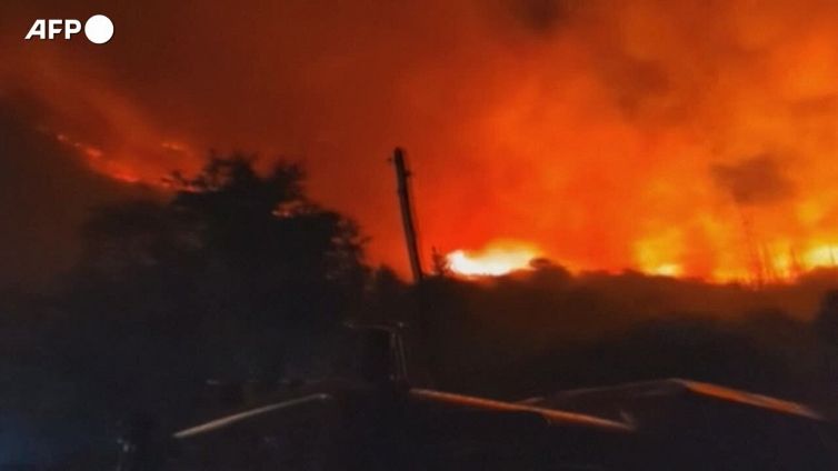 Incendi Croazia, pompieri in azione nell'area di Dubrovnik