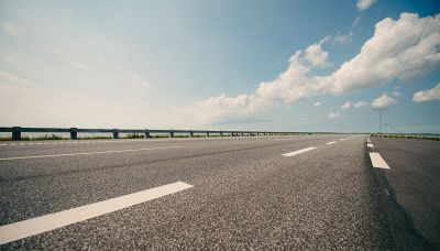 Auto ferma in autostrada: cosa fare e chi chiamare