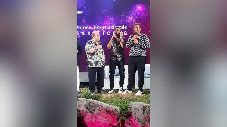 Pio e Amedeo premiati da Lino Banfi a Marateale