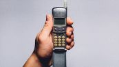 Giovani senza smartphone: perché tutti vogliono i telefoni vecchi