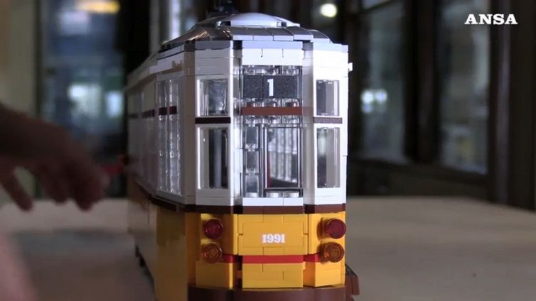 Il modellino Lego del tram Atm finisce nel Museo