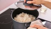 Il trucco dell’aceto per il riso perfetto: lo conoscevi?