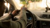 Fumare in macchina, attenzione alle multe: cosa si rischia