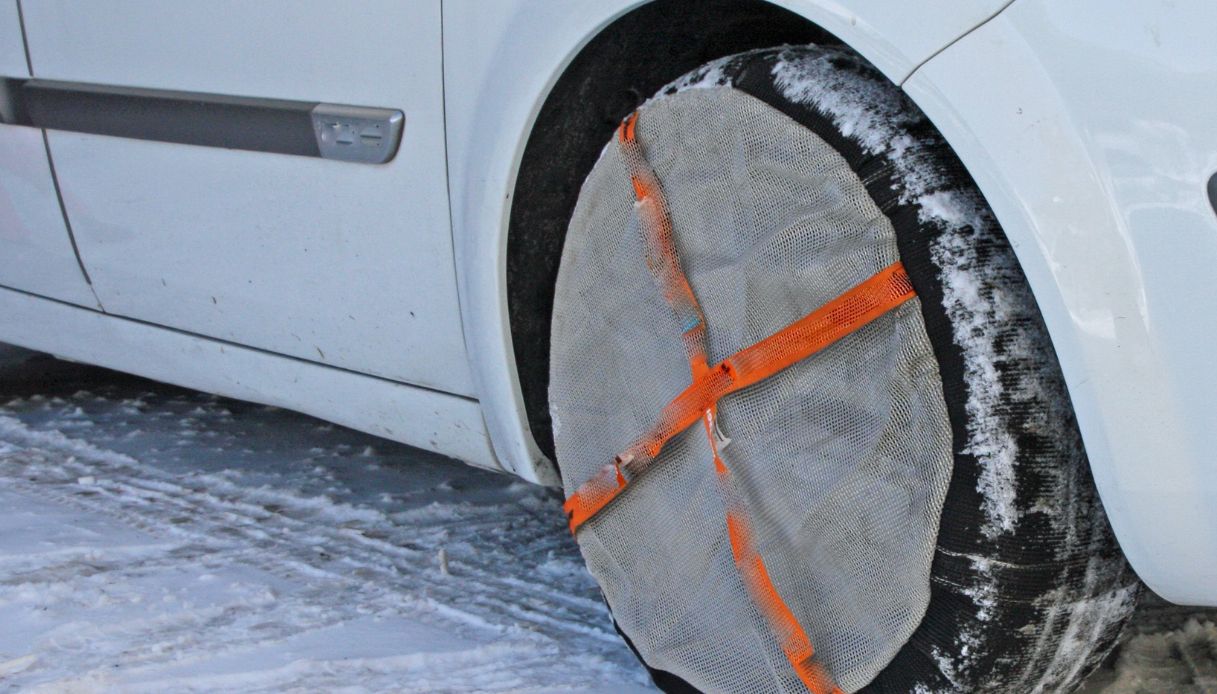 Calze da neve per auto omologate in italia: come funzionano e