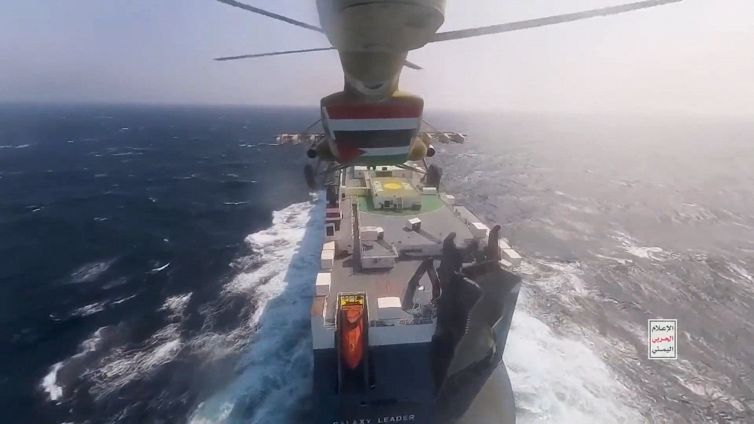 Lo spettacolare dirottamento della nave cargo