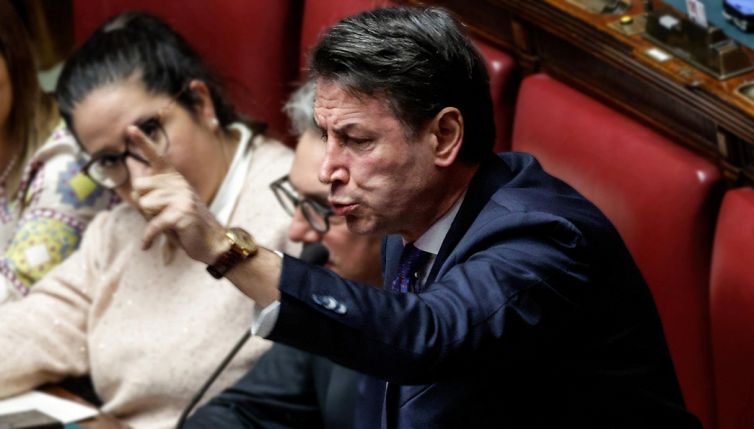 Show di Giuseppe Conte alla Camera: i sottotitoli sbagliano tutto