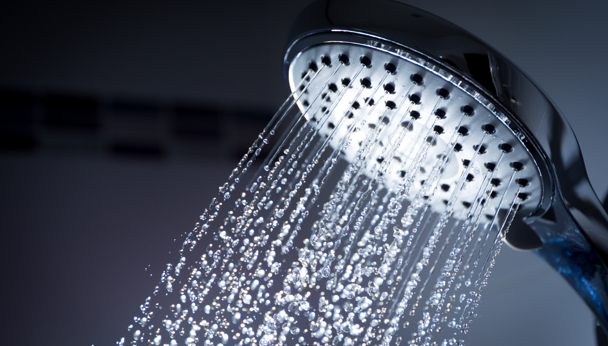 Come si pulisce il filtro del doccino e del soffione della doccia di cui  non conosci l'esistenza