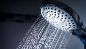 Come pulire il filtro di doccino e soffione della doccia