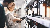 Come si sceglie un buon vino al supermercato: tutti i trucchi