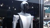 Robot Tesla aggredisce un ingegnere: la bufala che circola sul web
