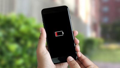 La batteria dello smartphone dura poco: come fare la ricarica nel modo corretto