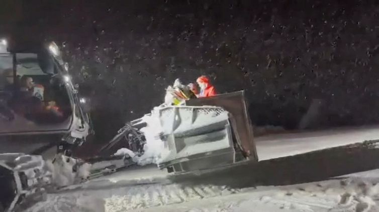 Bloccati nella tempesta a 3200 metri, il salvataggio è da brividi