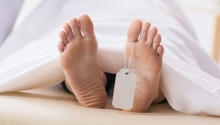 Morto e cremato si ripresenta alla polizia: la storia assurda di Tyler Chase