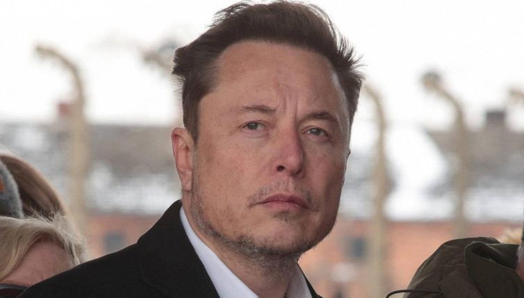 Primo impianto Neuralink su un essere umano, Elon Musk festeggia il suo chip nel cervello