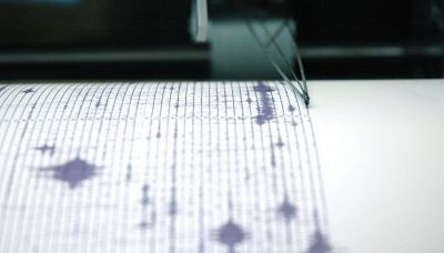 Ai Campi Flegrei sempre più terremoti e sciami sismici burst-like