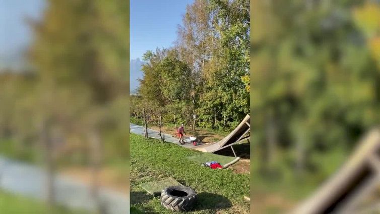 Numero da fenomeno: doppio salto mortale all'indietro con carriola