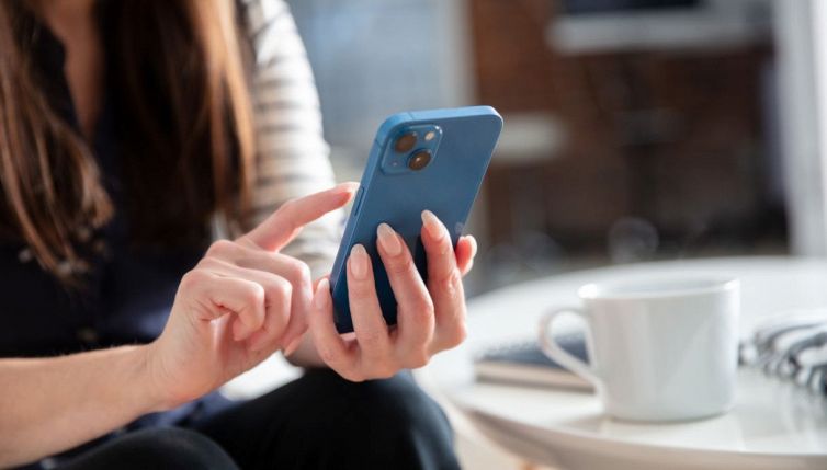 Push bombing contro gli iPhone: come funziona l'attacco di phishing con il reset delle password