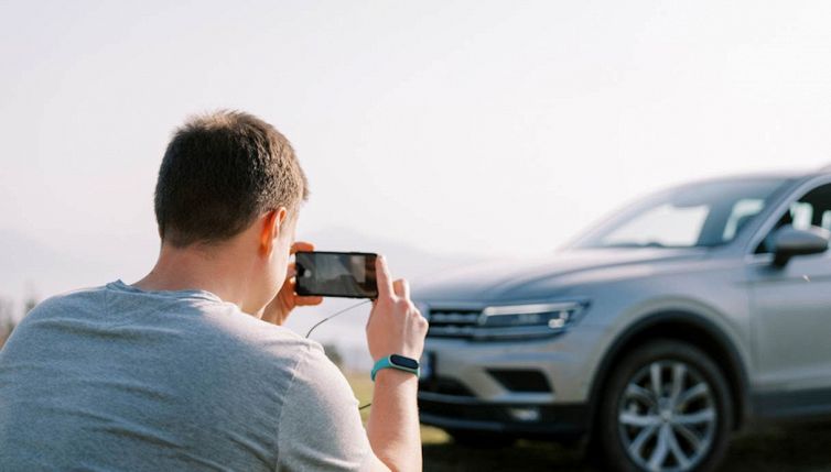 Come risalire dalla targa al proprietario di un’auto