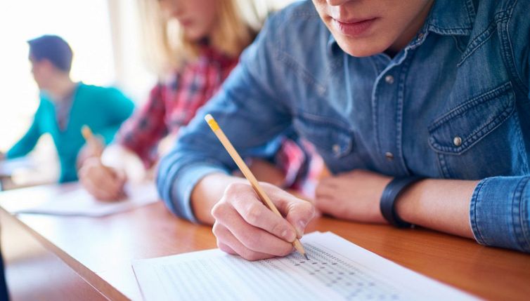 Maturità da incubo: tutti gli strafalcioni degli studenti italiani